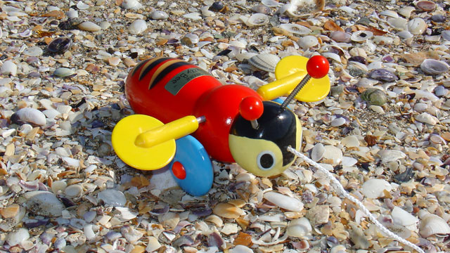 Buzzy Bee Wooden Toy, Manuka Honey of NZ